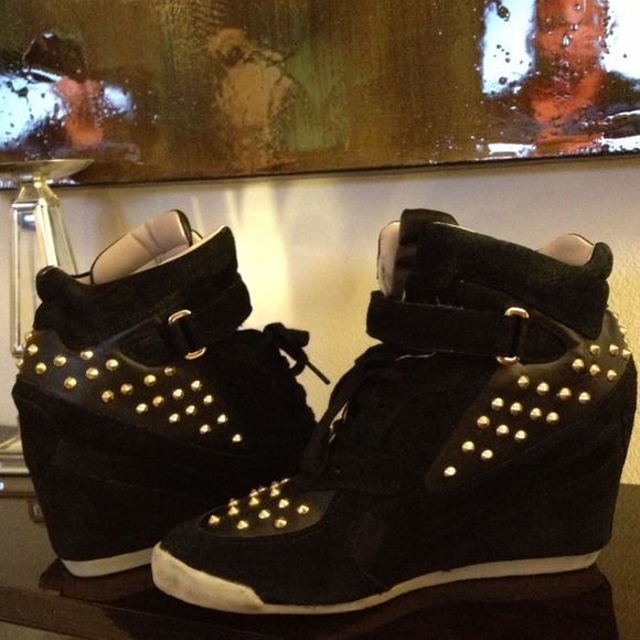 🚫SOLD🚫WEDGE SNEAKERS 👟 - Picture 2 of 4