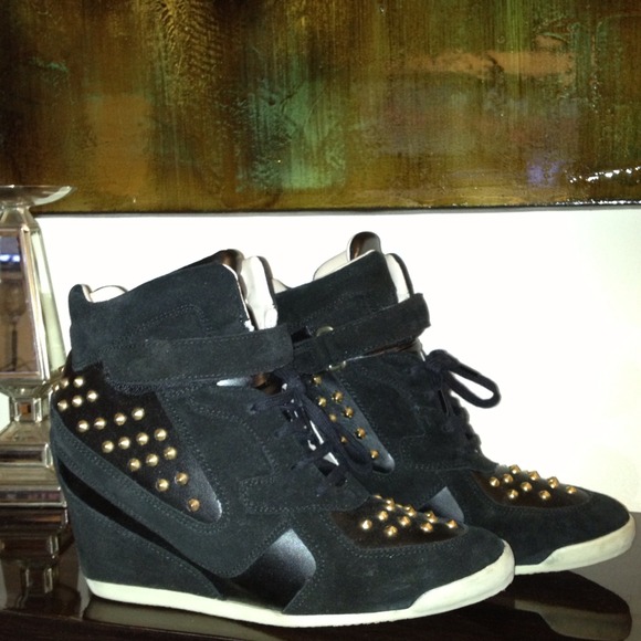 🚫SOLD🚫WEDGE SNEAKERS 👟 - Picture 3 of 4