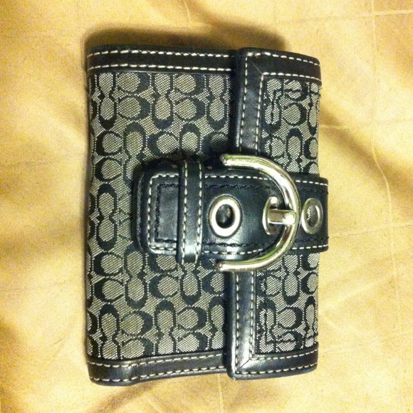 Authentic signature coach wallet
