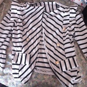 Trendy dramatic shoulder striped blazer