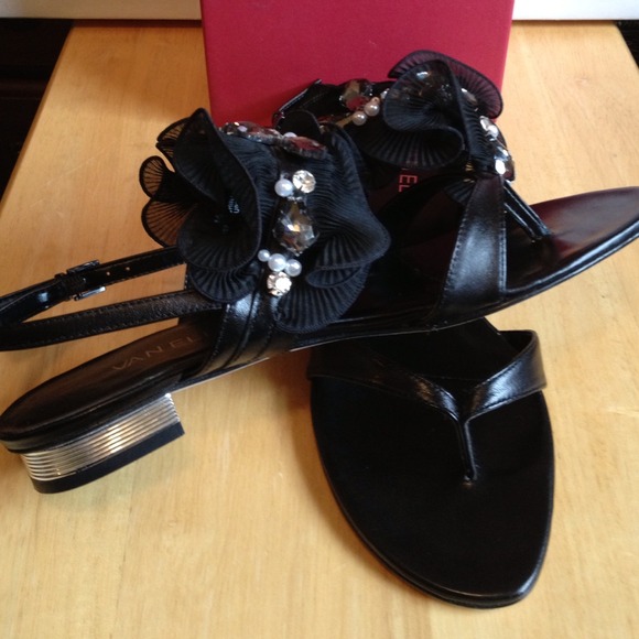 Van Eli Thong Sandals