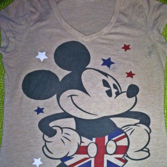 Fitted Mickey Mouse V-cut tee.