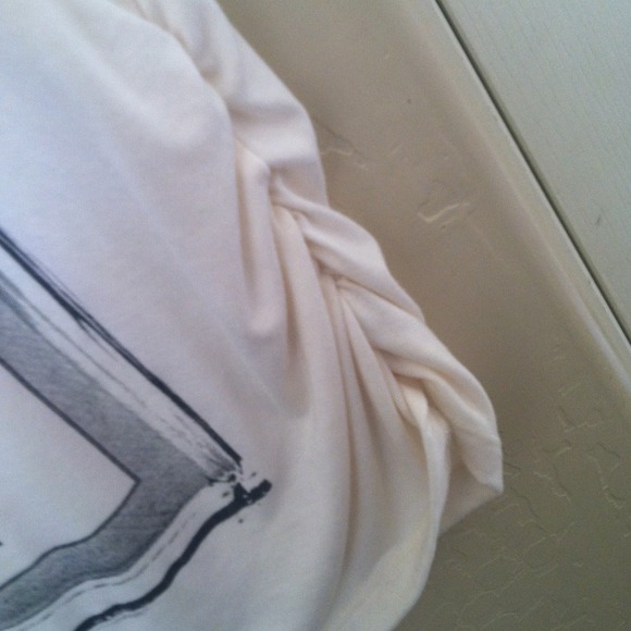 Cream colored top - Picture 3 of 3