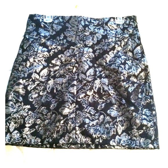 Black and silver pencil skirt