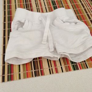 🚫Traded!!🚫 girls white cotton stretchy shorts
