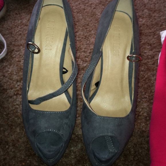 Sexy grey heels - Picture 2 of 2