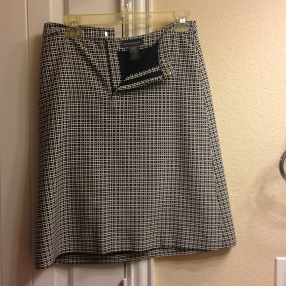SOLD IN BUNDLE- LEAH Banana Republic skirt