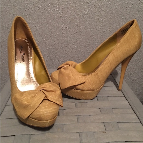 Mustard heels brand new