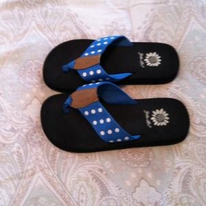 ❌Traded❌Reduced! Yellow Box flip flops