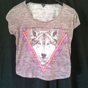 Wolf crop tee🎀