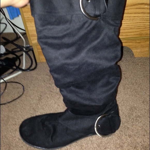 Merona Black Suade boots