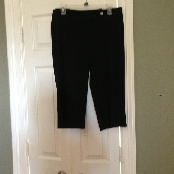 Black Guess Dress capris - Picture 1 of 2