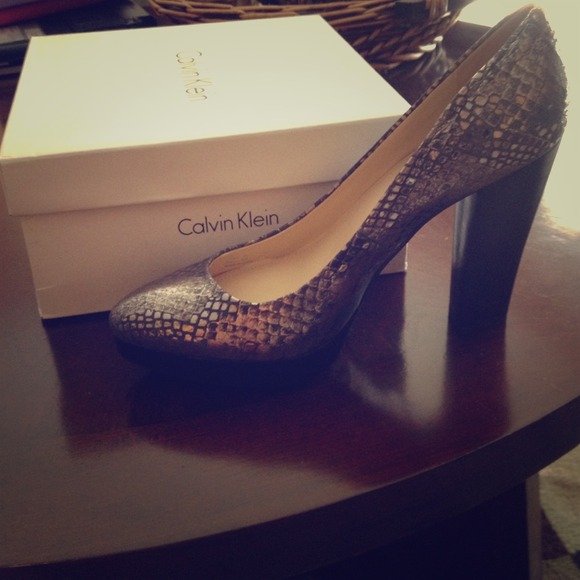 Brand new leather pumps