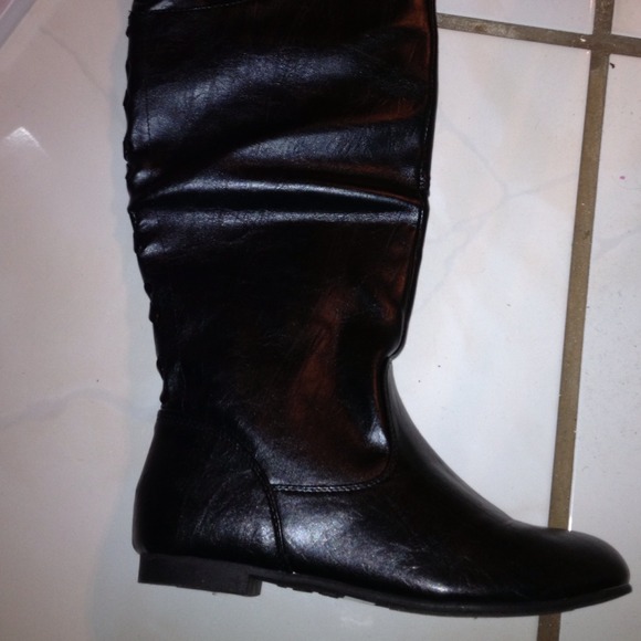 Black boots brand new