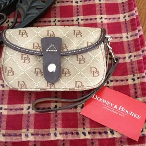 Dooney & Bourke Wristlet