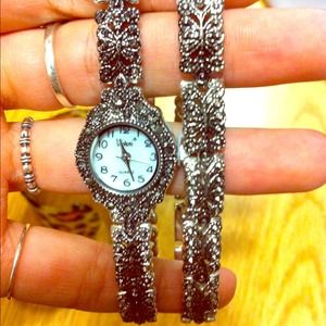 Beautiful brand new quartz watch