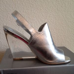 NINE WEST Silver Leather Sandal
