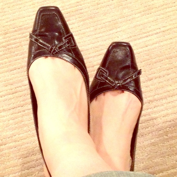 SOLD!!! Bandolino black slingbacks