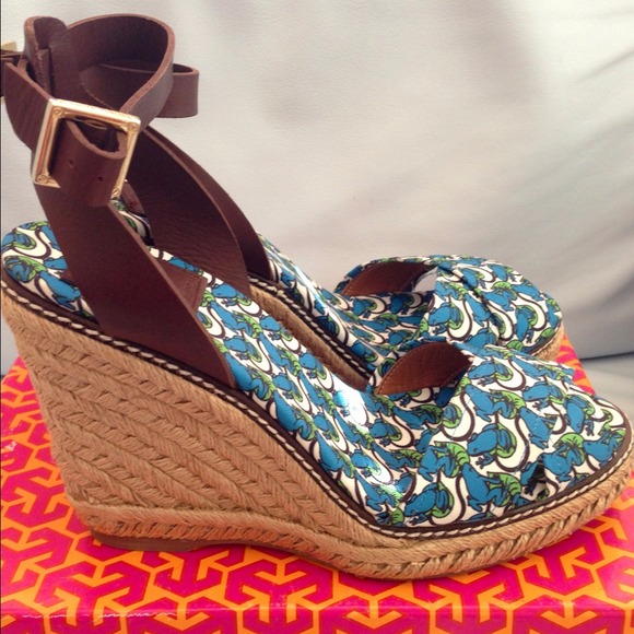 ⛔SOLD⛔Tory Burch Criss Cross Espadrille Lily Pad🐸