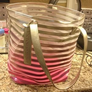 BUNDLE: VS Tote, 2pairs of Hollister Shorts