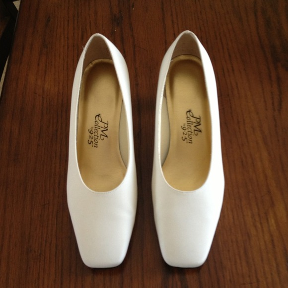 Women's off white wedding shoes