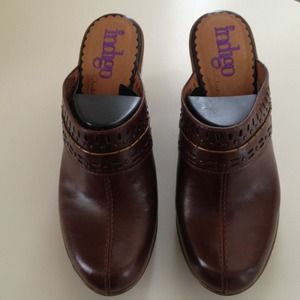 Clark's women's clogs- brand new!  Size 8