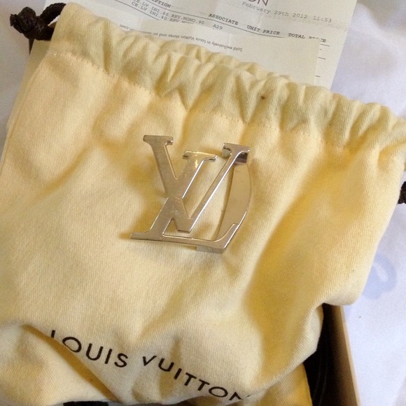 Authentic LV initials reversible monogram belt - Picture 4 of 4
