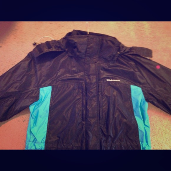 🌺Great for April showers Wildroses Wind Breaker