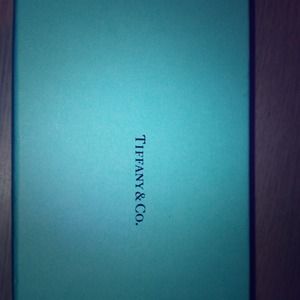 Beautiful Tiffany & Co sun glasses Very limited !