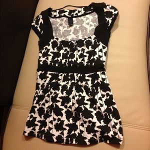 *****Sold****Vero Moda Top ( European brand)