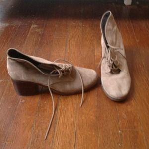 Spring bootie