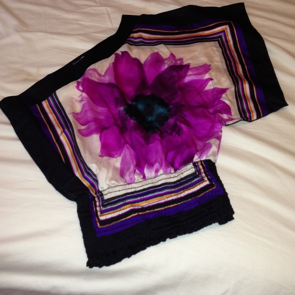 🚫SOLD🚫One shoulder flower pattern top