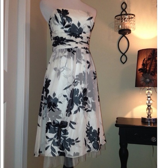 Ann Taylor, Stunning Silk & Tulle Floral Dress! - Picture 6 of 6