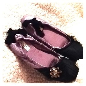 NEW Vera wang slippers still in the box