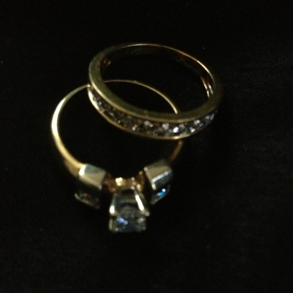 STILL AVAILABLE!!! Wedding set - 10k gold