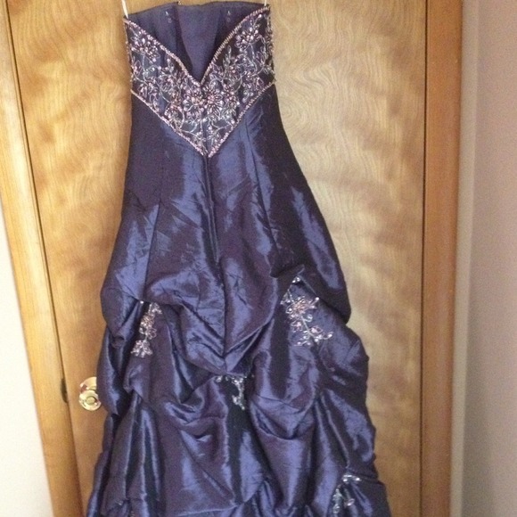 Purple ball gown prom dress - Picture 2 of 4