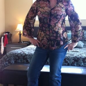 🌷 Brown floral top