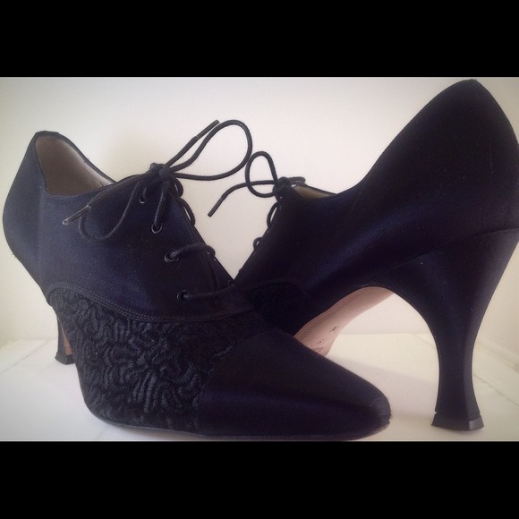 Black Lace-Up Pumps - Picture 2 of 2