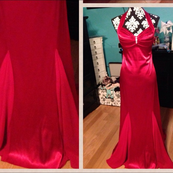 Red Satin-like Prom/Formal Dress! - Picture 2 of 2