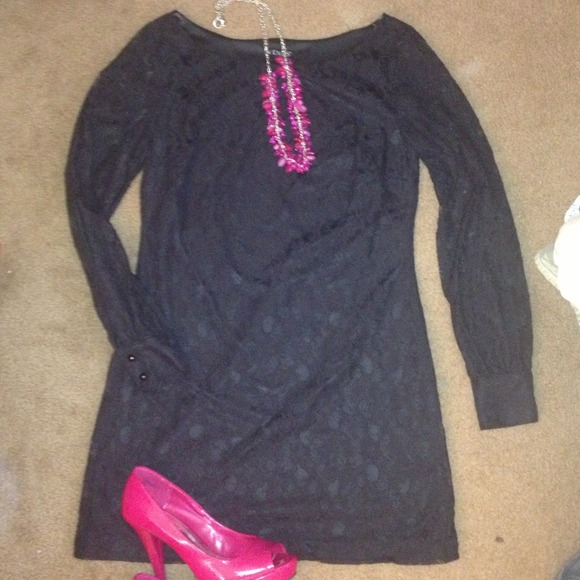 GORGEOUS LACE DRESS - Picture 2 of 4