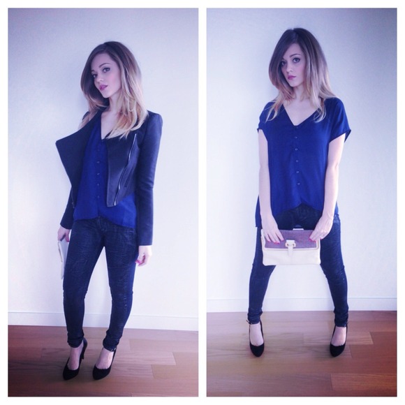 🚩Sold in bundle🚩Royal blue polka dot top