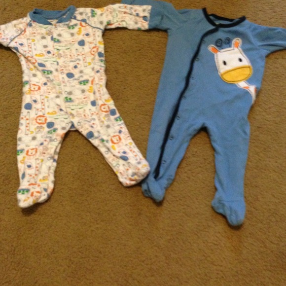 A set of pack and plays for a little boy - Picture 1 of 1