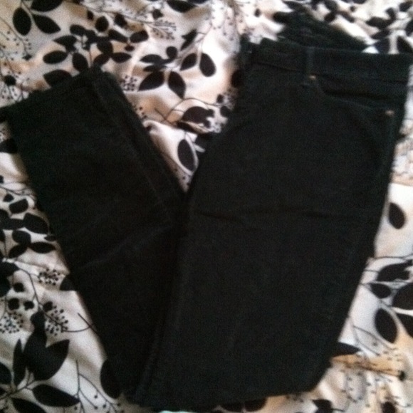 NWOT Authentic Levi's- Hunter Green Corduroy!