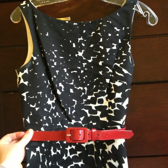 Black and white patterned dress with red belt - Picture 3 of 3