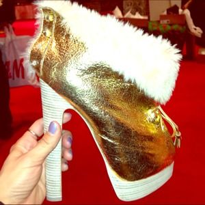 35.5 C.louboutin new, authentic, and a collectible