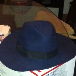 Wide brim blue hat