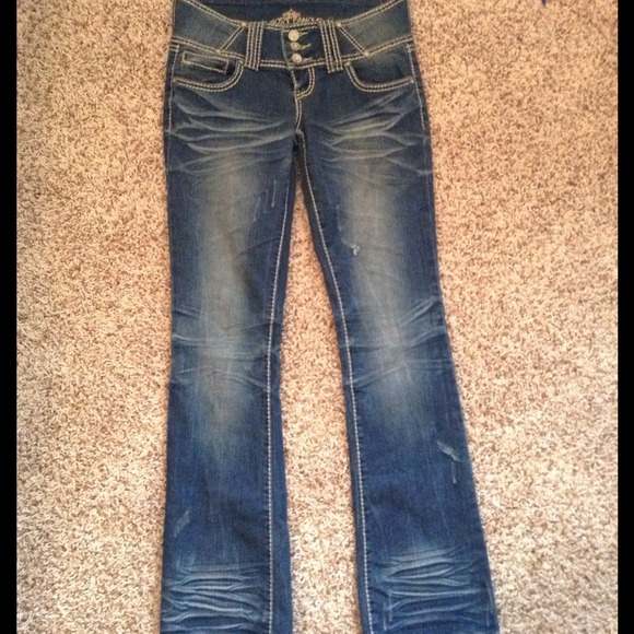 Almost Famous jeans size 7