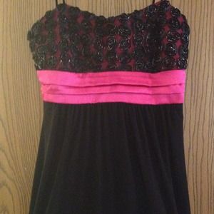 Taboo medium elegant rose bust dress