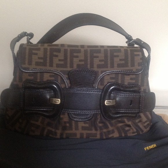 Fendi Logo Shoulder Bag