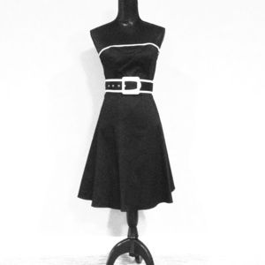 ✋SOLD✋ White & Black Dress